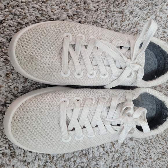 Women's AllBirds - Picture 2 of 3